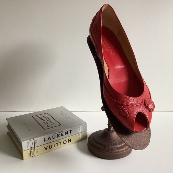 Valentino Garavani Vintage Red  Leather Peep Toe Flats Floral Stitching Sz 7 - Picture 1 of 10